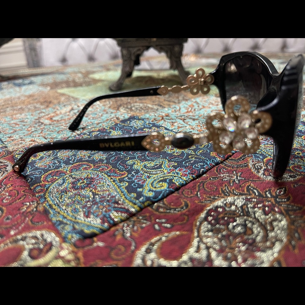 Bulgari sunglasses . - Picture 4 of 14